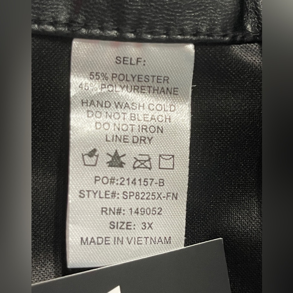 Fashion Nova Faux Leather Pants Size 3X  Black 5 Pocket - Picture 8 of 11